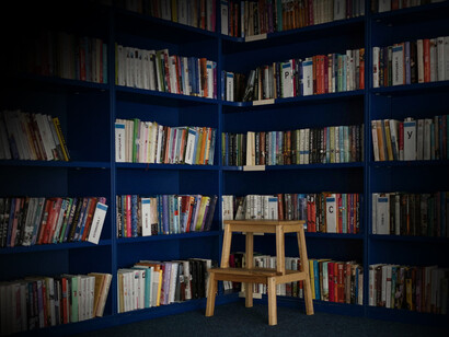 Entenda como a educação reflete e sustenta o status quo e quais mudanças são necessárias para um sistema mais inclusivo