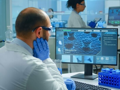 Researchers explore nanoscale structures in the lab, where medicine and materials science converge