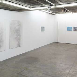 Bosco Caride, Indicios, vista de  exhibición. Cortesía de Trinta Arte Contemporáneo