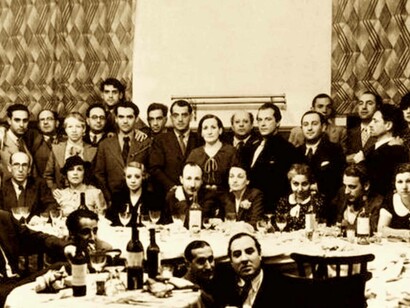 Otra foto mítica de la Generación del 27: de pie, en centro de la imagen, Lorca, Buñuel y Alberti