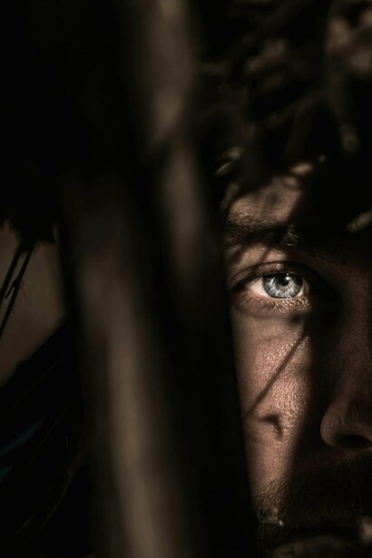 Ricardo continuaba siendo un sabueso para los seguimientos, herencia de su trabajo en Inteligencia Militar