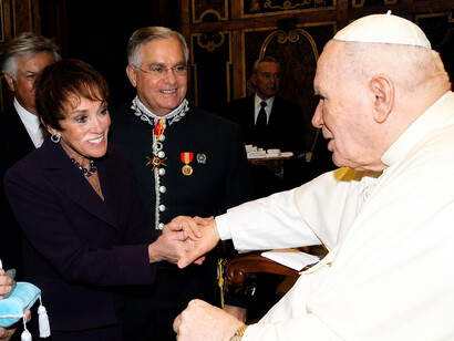 Gary and Meredith Krupp greets H.H. Pope John PaulII in Sala Clementina in the Papal Place Vatican City State January 18, 2005