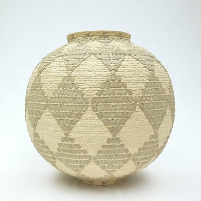 YoonJee Kwak, Patterned Memories, Moon Jar Inspired Vessel III, 2024,
Hand-built stoneware, colored stoneware,
18 3/4 x 18 1/2 x 18 1/2 inches. Courtesy of the artist and Gerald Peters Contemporary