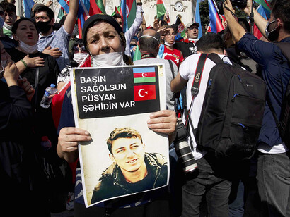 Azerbaijanis and Turks organize a demonstration of support for Azerbaijan in Nagorno-Karabakh conflicts, Beyazıt Square, 2020,