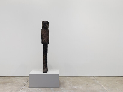Hans Josephsohn, Early sculpture (1947-56), exhibition view. Courtesy of Skarstedt Gallery