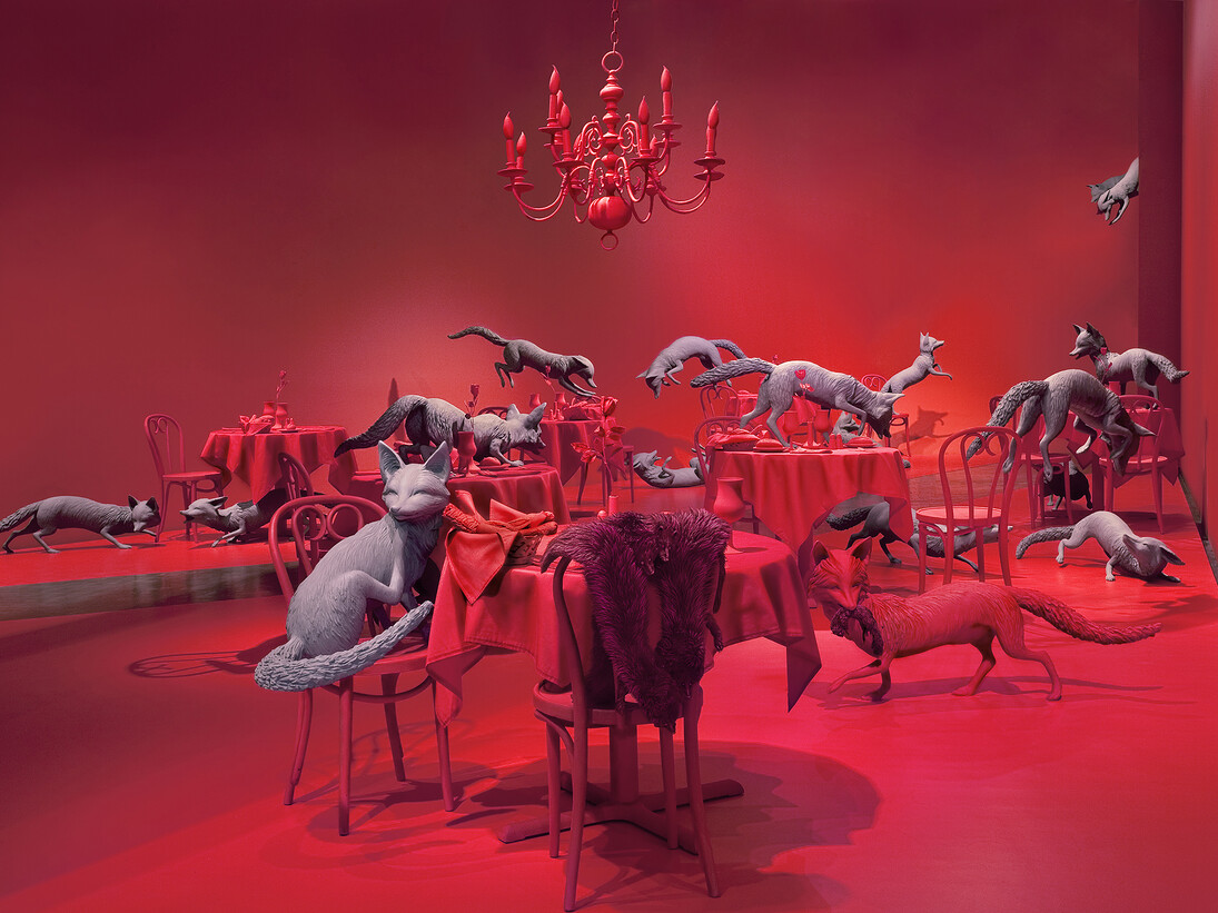 Sandy Skoglund, The Grey Foxes, 2008, color photograph, 79 x 61 ca cm, Courtesy of galleria Paci contemporary (Brescia, IT)