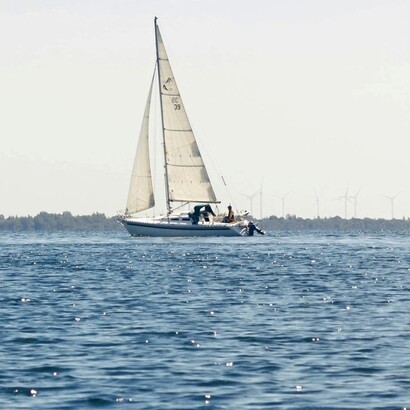 Ha scelto la vela: non più noleggio, ma esperienza guidata lungo rotte definite