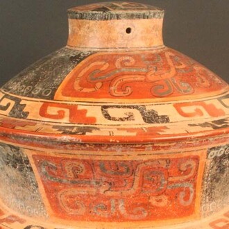 Figura antropomorfa femenina

Materiales: Cerámica

Clásico Tardío 600- 900 d.C.

Medidas: 231mm de alto x 160mm de ancho