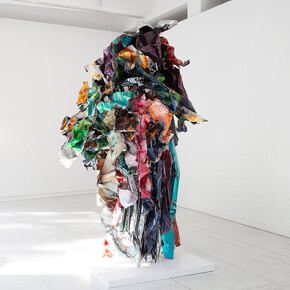 John Chamberlain, ausstellungsansicht. Mit freundlicher genehmigung der Galerie Karsten Greve