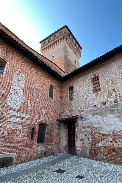 Veduta del castello di Rovasenda, Rovasenda (VC), Italia. Credito fotografico: Bianca Fartade
