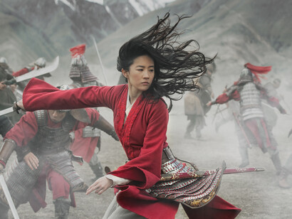 Mulan é um filme em formato de desenho lançado em 1998, cuja história versa sobre uma jovem corajosa e destemida que decide lutar a guerra, quando a China é invadida