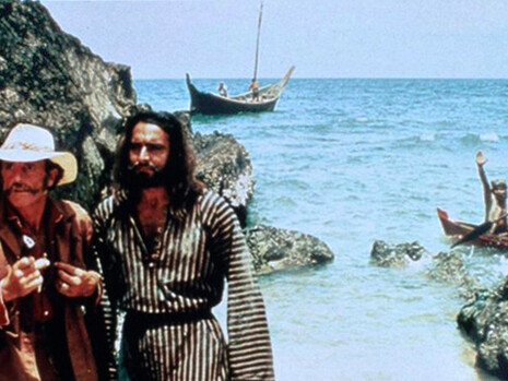 Kabir Bedi (Sandokan) e Philippe Leroy (Yanez) in una scena dello sceneggiato televisivo
