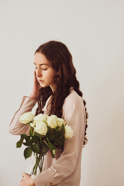 Amar(se) de nuevo es reconocer que Dios habita también en ese acto de ternura hacia uno mismo, donde empieza toda renovación