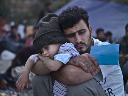 Home Office bans 'luxury' goods for Syrian refugees in UK 