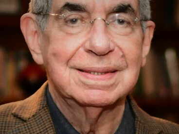Durante la primera administración de Óscar Arias Sánchez (1986-1990), el mandatario sustituyó los rangos militares de la organización policial por denominaciones de carácter completamente civil