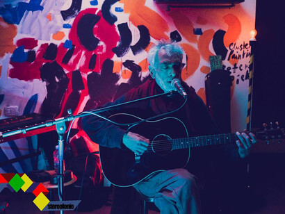 Flavio Giurato alla chitarra