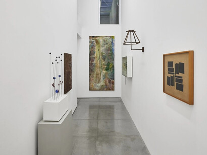 Vários artistas, As formas do tempo, vista da exposição. Cortesia da Galeria Nara Roesler