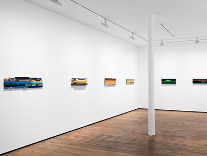 Vue d'exposition, Daniel Dezeuze, Mesoamerica © Adrien Millot. Courtesy of Templon Paris