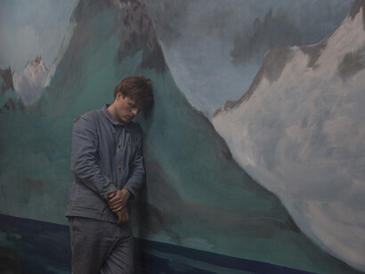 Ragnar Kjartansson, World Light, 2015, film still. Recorded at a perfomance commissioned by Thyssen-Bornemisza Art Contemporary (Vienna). Courtesy of the artist & Luhring Augustine (New York); i8 Gallery (Reykjavik)