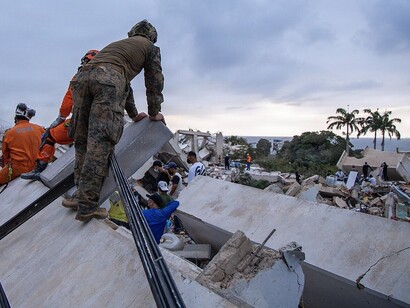 Equipos de rescate inspeccionan las zonas más afectadas