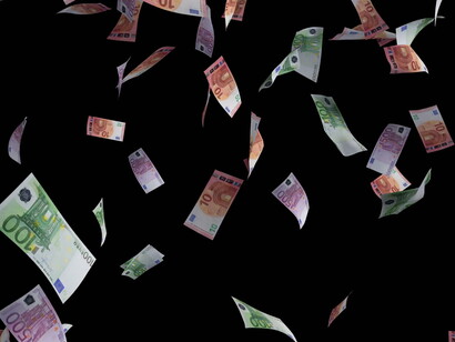 L'ouverture des frontières et la rapidité de circulation des capitaux permettent - de fait - accroissement et déplacement des ressources financières hors toutes règles