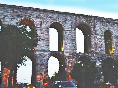 Aquí el agua no es paisaje.
Es destino.
Y por eso regreso.
Bozdoğan Kemeri, Estambul, Turquía