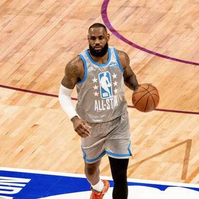 LeBron James symbolise la constance et l’adaptation dans un jeu en perpétuelle évolution