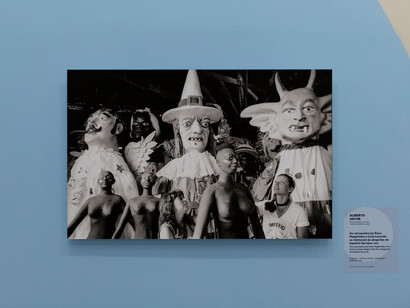 Trabalho de carnaval, vista da exposição. Cortesia da Pinacoteca