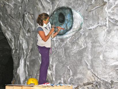 Ritratto di Laura Panno nella miniera delle Madonie