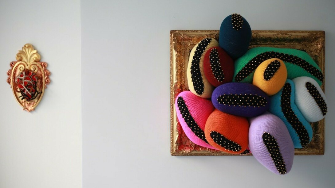 De fil(s) en aiguille(s), Exhibition view. Courtesy of La Patinoire Royale