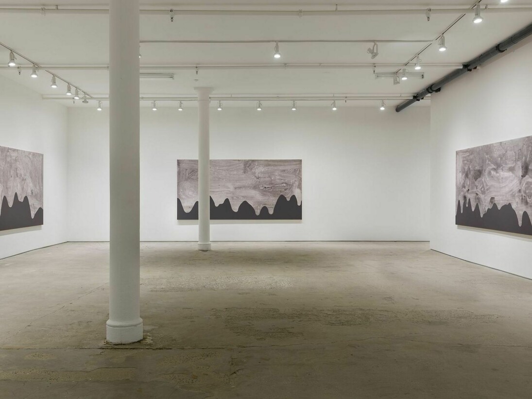Carl Ostendarp, Exhibition view. Courtesy of Elizabeth Dee
