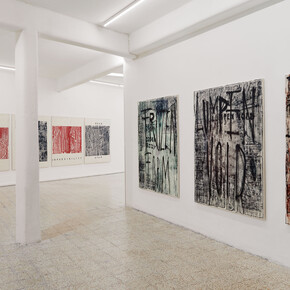 Fabian Herkenhoener, Lumpen void, veduta della mostra. Per gentile concessione di Contemporary Cluster. Foto di Roberto Apa