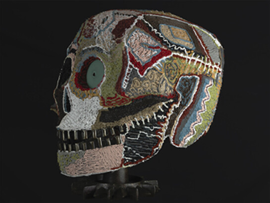 Ettore Saccà, Teschio, 65 x 83 x 80 cm, profilo, mixmedia, struttura metallica, silicone policromo, 2014