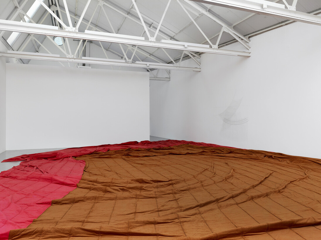 Giuseppe Gabellone, Ruggine e Rosso Cocciniglia, 2014, Cotton velvet, acrylic padding, 21.15 × 13.3 m (69’ 4 ⅝" x 43’ 7 ⅝"), Photo: Marcus Leith. Courtesy of greengrassi, London