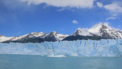 Glaciar Perito Moreno. Francisco Pascasio Moreno, conocido como el Perito Moreno ( 31 de mayo de 1852 -  22 de noviembre de 1919, Buenos Aires), fue un científico, naturalista, conservacionista, político, botánico, explorador y geógrafo de la Generación del Ochenta de la Argentina