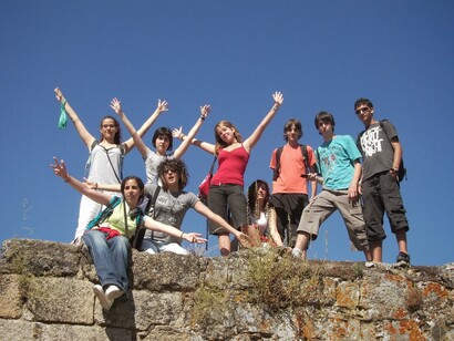 Grupo de jóvenes turistas