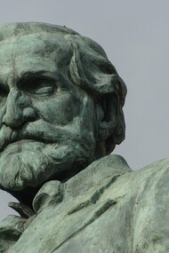 Monumento a Verdi ubicado en Busseto, provincia de Parma, cuna del célebre compositor