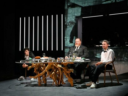 Das dinner. Mit freundlicher genehmigung des Deutschen Theaters