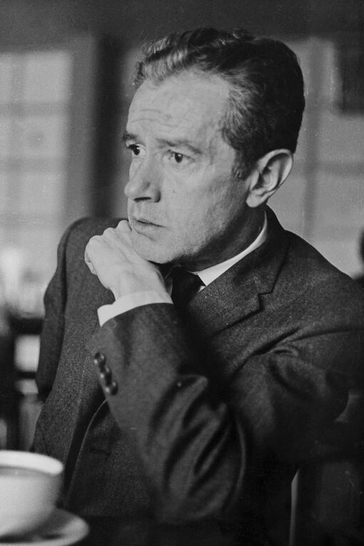 Además de escritor, Juan Rulfo fue fotógrafo; sus recorridos por el México rural alimentaron una mirada que encontró en los paisajes, los pueblos y sus habitantes la esencia de una obra profundamente humana