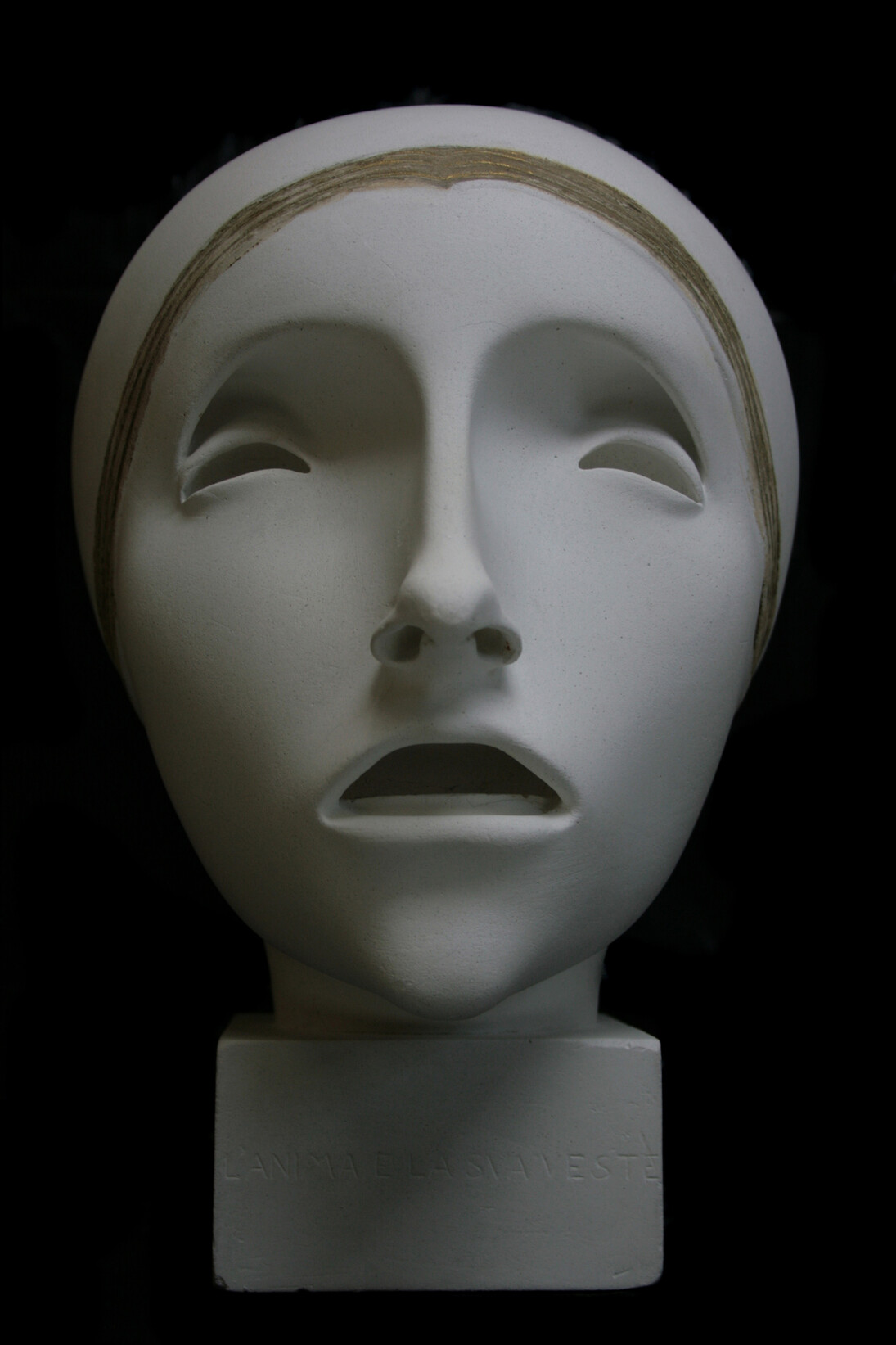 Adolfo Wildt, L’âme et son habit (L’anima e la sua veste), 1916, Plâtre, 28,1 x 18 x 23,9 cm, Collection privée © Photo Courtesy Galleria Daniela Balzaretti