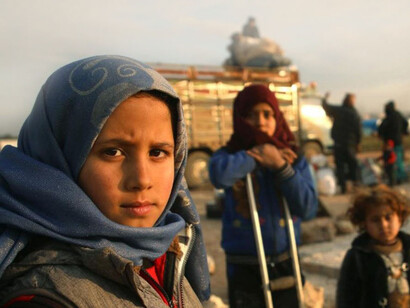 A principios de 2016, la cifra de refugiados sirios llegó cerca de los cinco millones, lo que convierte esta huida en uno de los mayores éxodos de la historia reciente, puesto que corresponde casi al 25 % de la población total