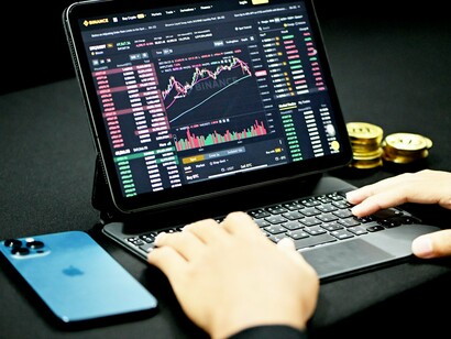 Behind every market spike and crash, a screen that captures the velocity of global finance