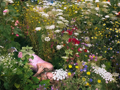 Siân Davey, The garden. Courtesy of The Photographers' Gallery
