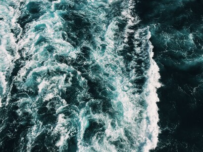 L’essere che si vota all’acqua è un essere preso dalla vertigine