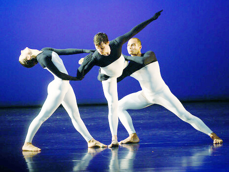 CNDC Angers, Beach Birds by Merce Cunningham, ph. Andrea Macchia/Bolzano Danza