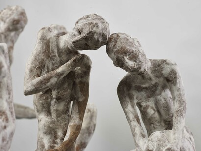 Kalliopi Lemos
Figurines
2016
Air-drying clay, Japanese paper
10 works
Various dimensions
Location: London (Bracknell Gardens)

Courtesy of the artist and photographer Rowan Durrant
