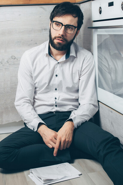 Conheça os riscos éticos do capitalismo de vigilância e saiba como as empresas exploram seus dados para fins econômicos