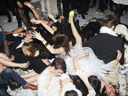 Ed Fornieles, New York New York Happy Happy (NY NY HP HP), 2014, Performance (in association with Rhizome), New Museum, New York. © the artist, courtesy Carlos/Ishikawa, London