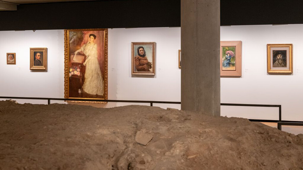 El aura de una saga moderna: Ignacio, José y Marisa Pinazo, vista de exhibición. Cortesía de IVAM