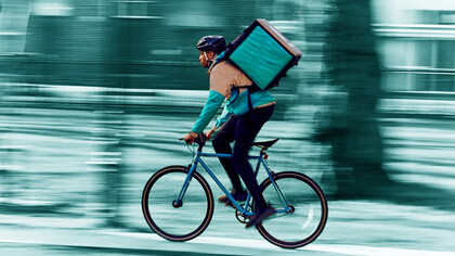 I rider sono i ciclo-fattorini delle piattaforme digitali